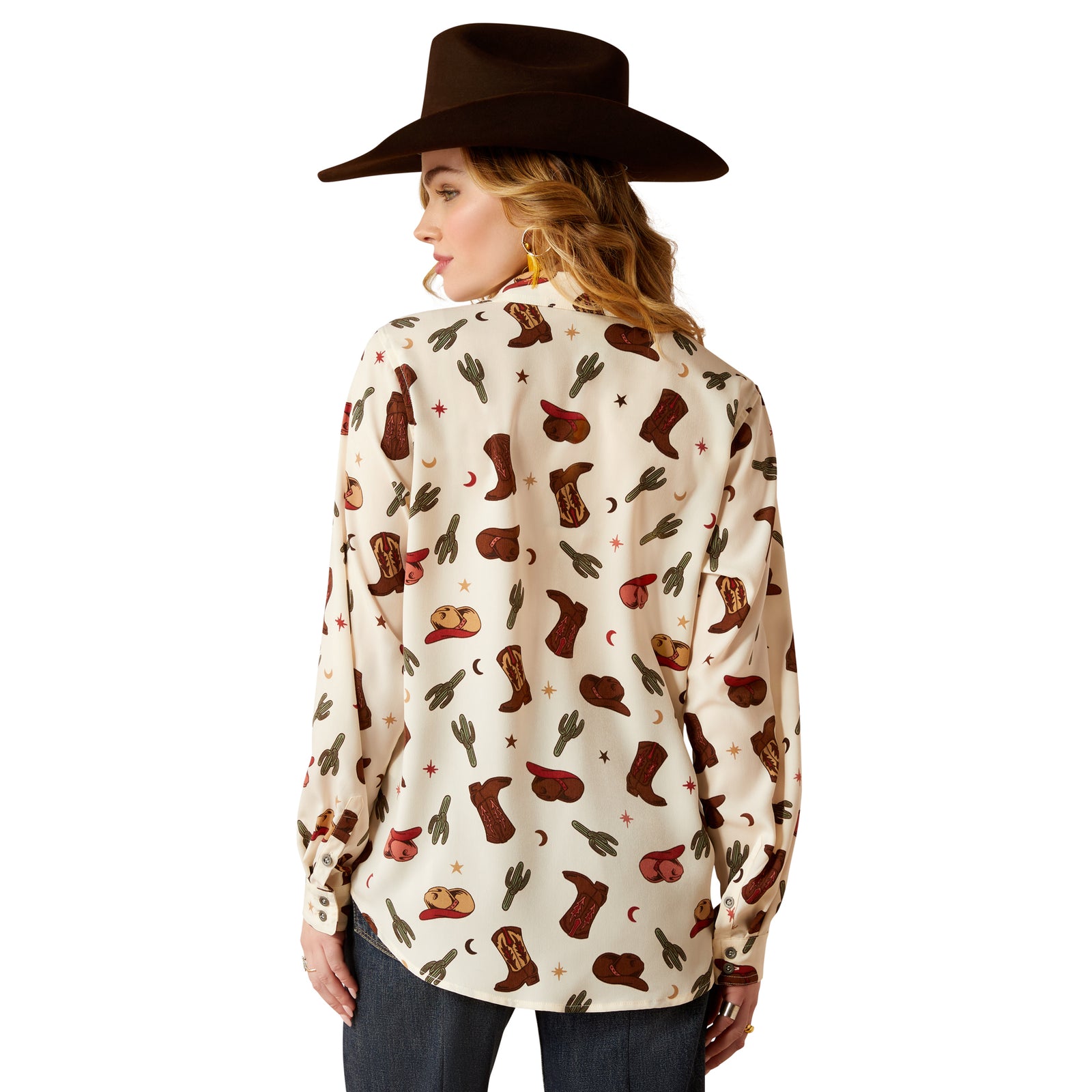 Ariat Women's Homestyle L/S Western Shirt. Person wearing a patterned shirt with cowboy hat and boots design.