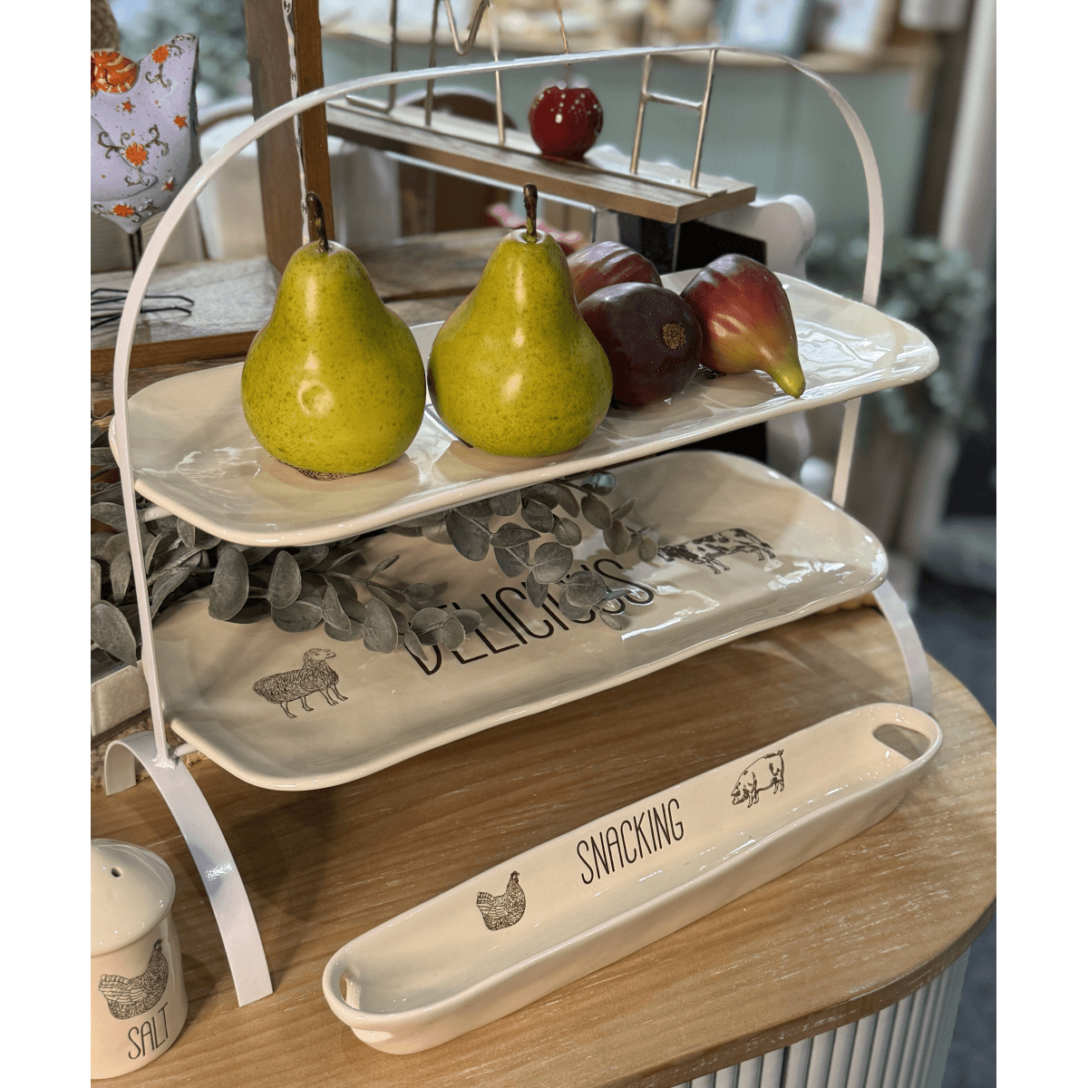 Farm Design Set of 2 Plates with Stand DWBH Homewares