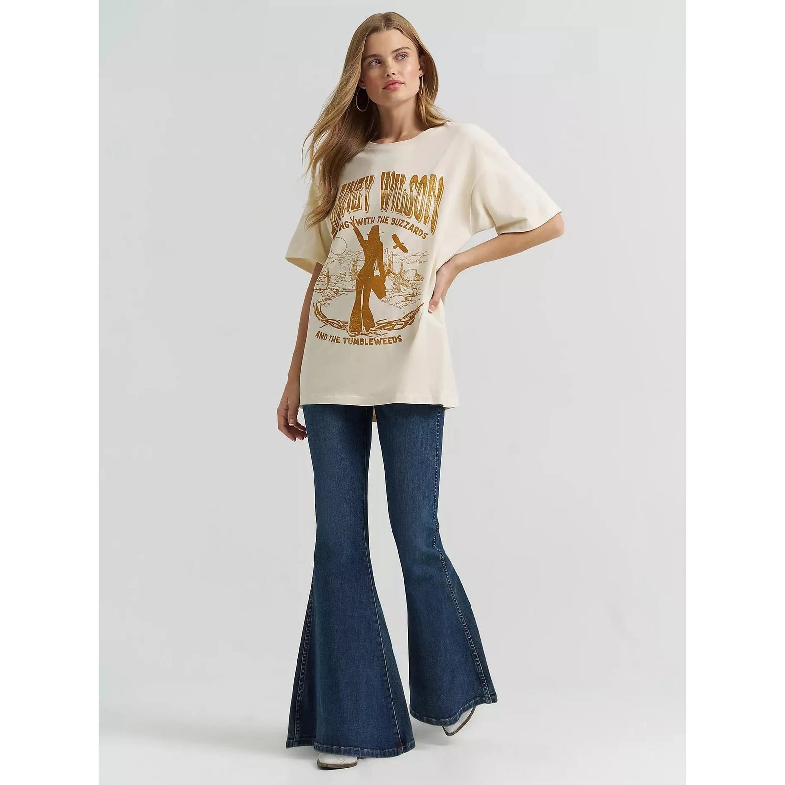 Lainey Wilson x Wrangler Buzzards Oversized Tee Wrangler