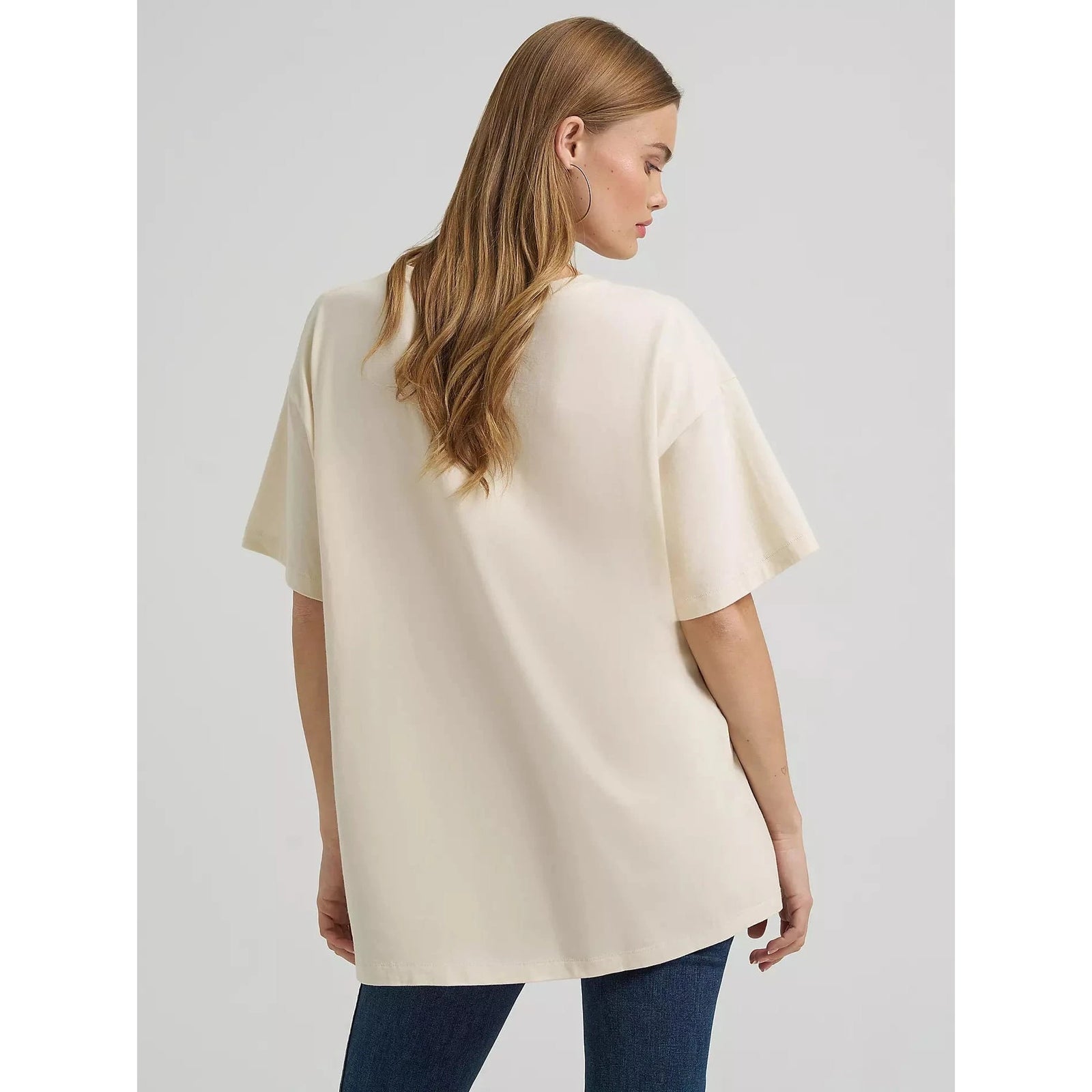 Lainey Wilson x Wrangler Buzzards Oversized Tee Wrangler