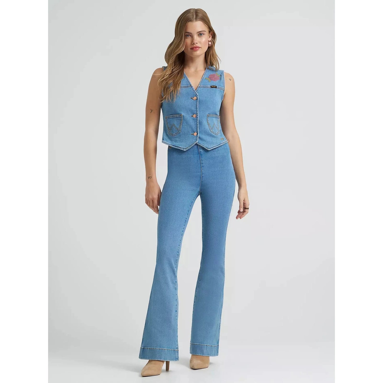 Lainey Wilson x Wrangler Novelty Pull-on Flare Jean Wrangler