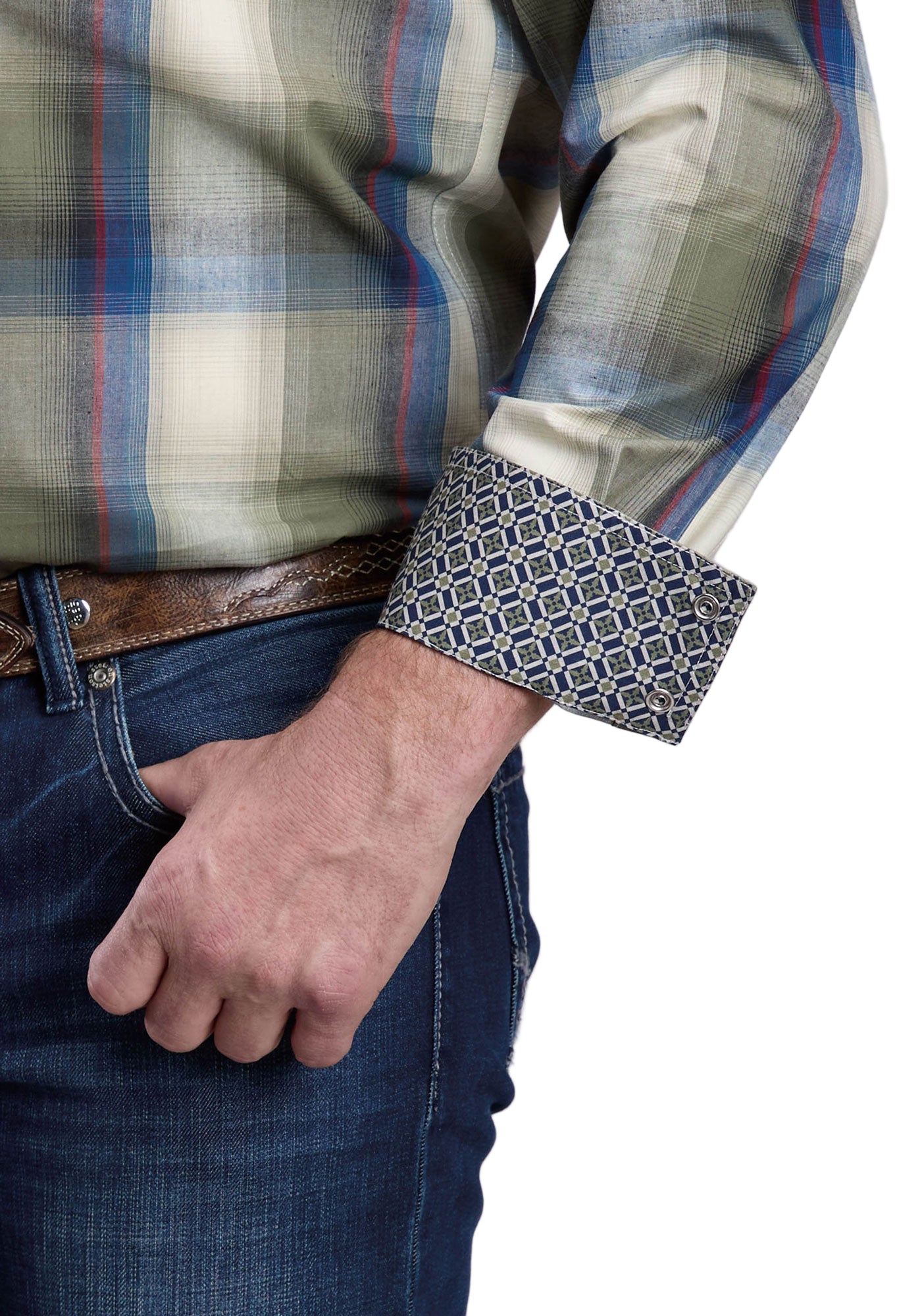 Roper Men's Amarillo L/S Western Shirt. Man wearing a plaid shirt, cowboy hat, and jeans on a white background