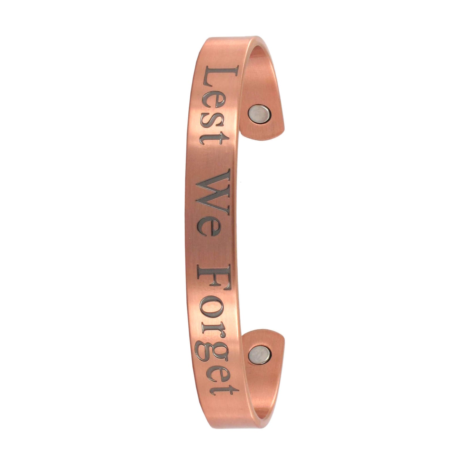 Lest We Forget Copper Magnetic Band. A copper magnetic therapy cuff bracelet with the inscription 'Lest We Forget' on it.