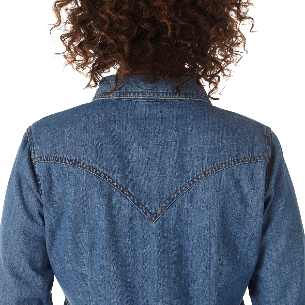 Wrangler Women's Classic Fit Denim L/S Western Shirt. Blue denim jacket on a white background