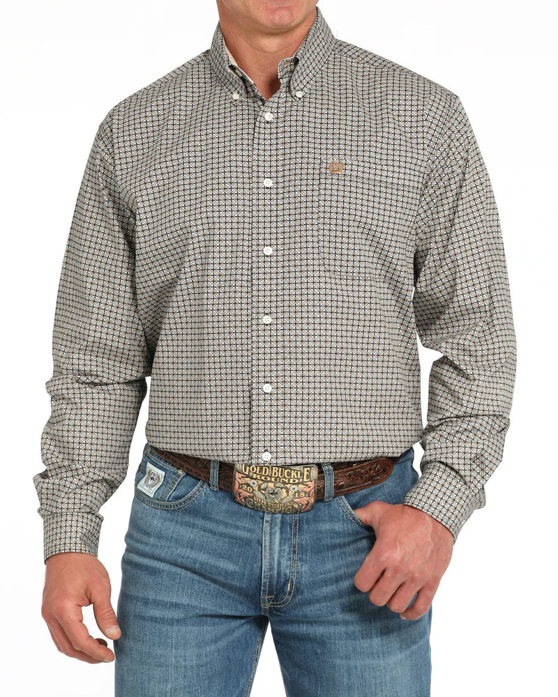 Cinch Men's Classic Fit L/S Western Shirt. Man wearing a checkered shirt and jeans with a belt on a white background