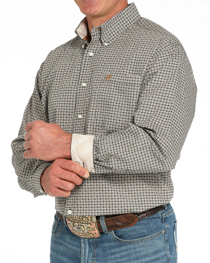 Cinch Men's Classic Fit L/S Western Shirt. Man wearing a checkered shirt and jeans with a belt on a white background