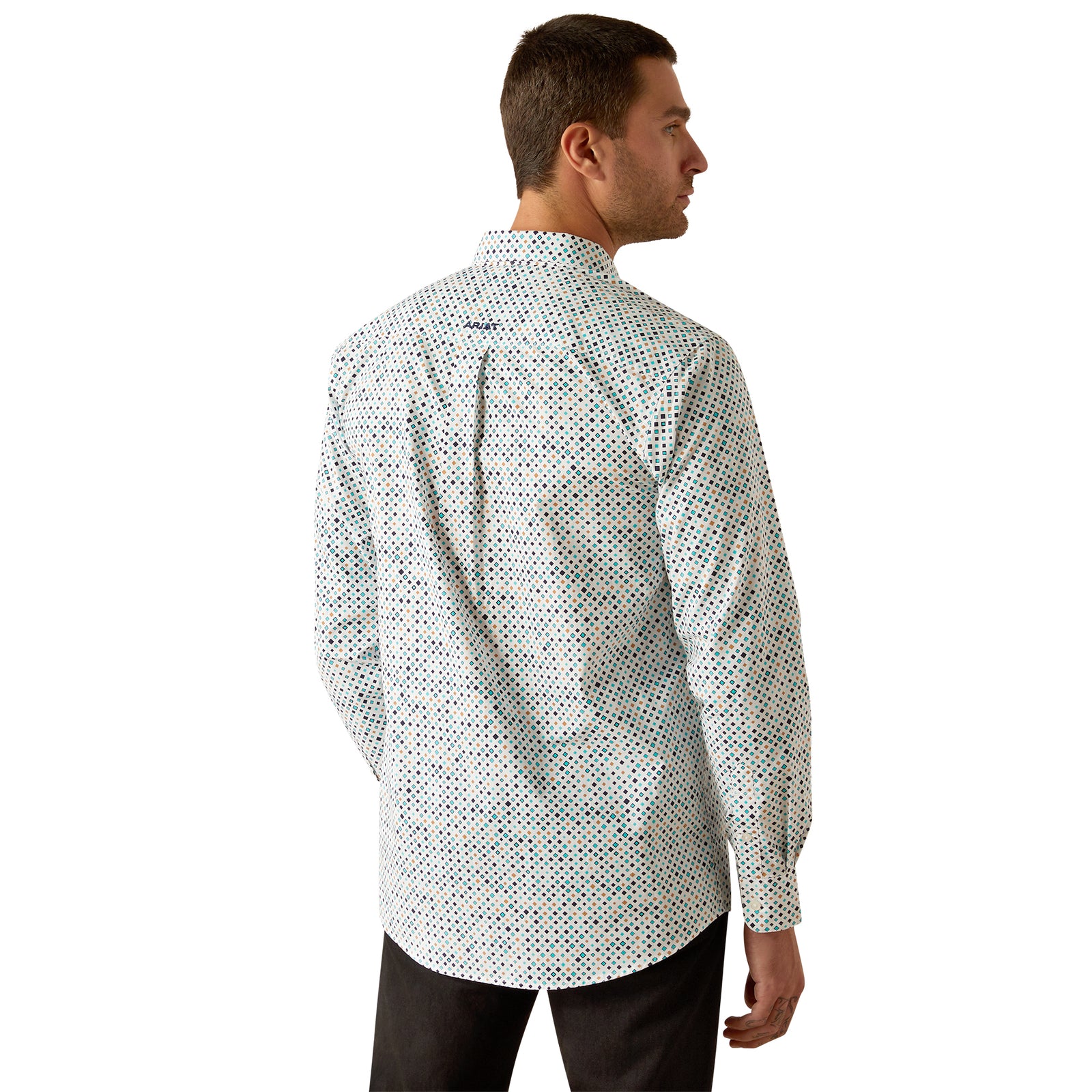 Ariat Men's Jansen Fitted L/S Western Shirt. Man wearing a patterned long-sleeve shirt on a white background