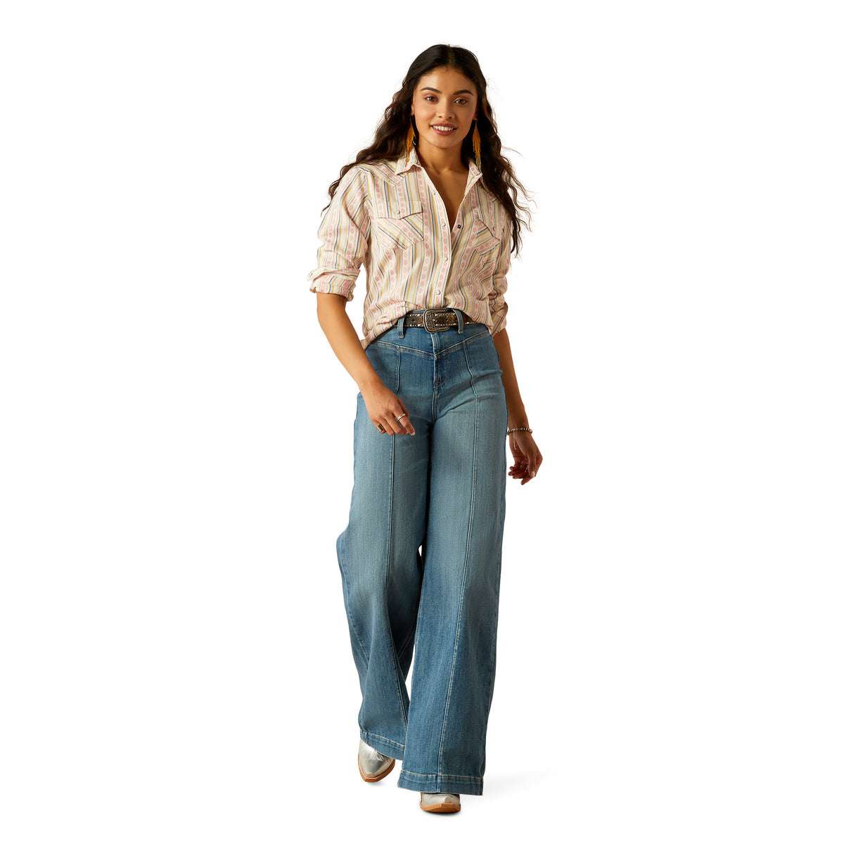 Ariat Women's Alyssa Snap L/S Western ShirtWoman wearing a patterned shirt and blue jeans on a white background 