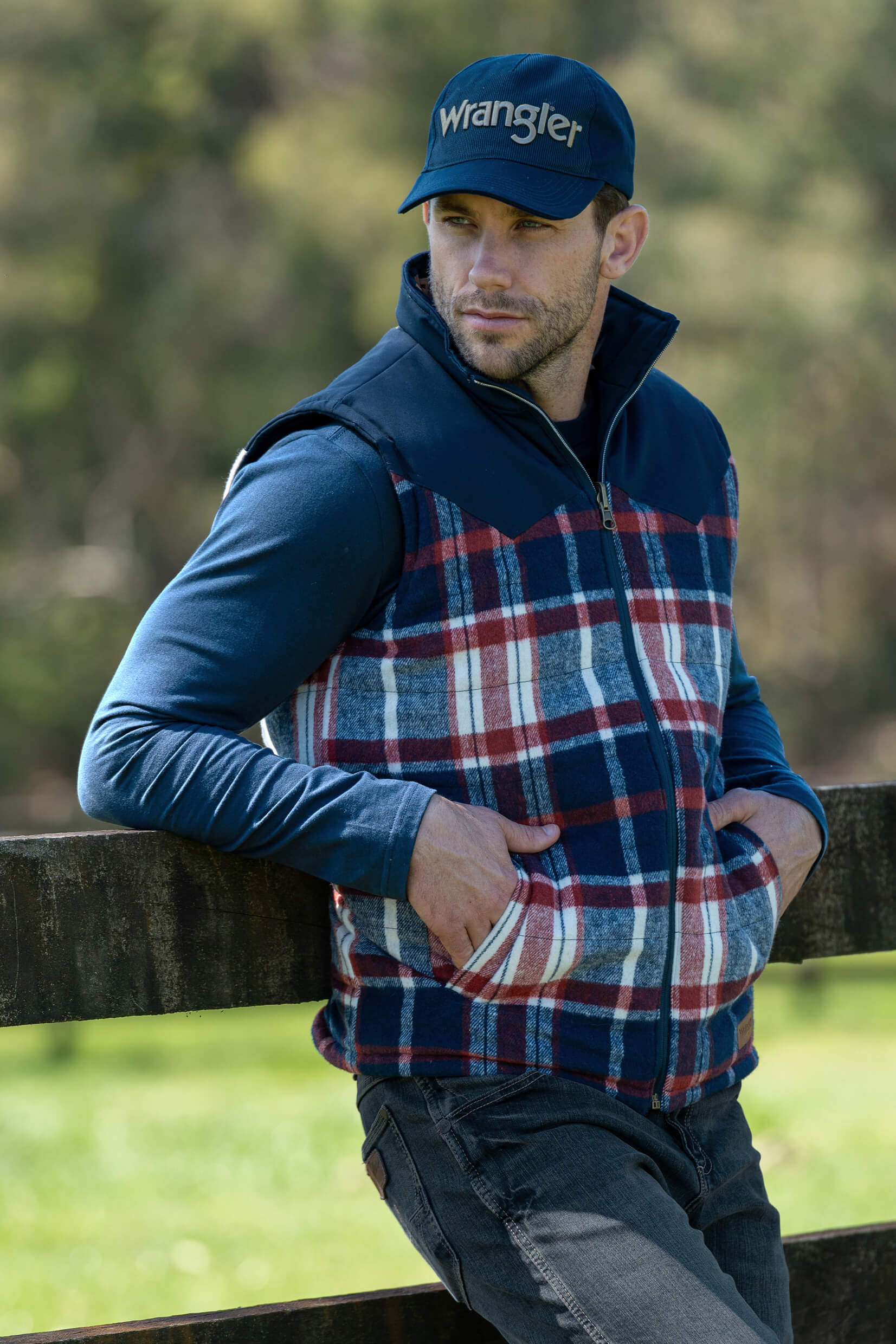 Wrangler Men's Hughes Reversible Vest