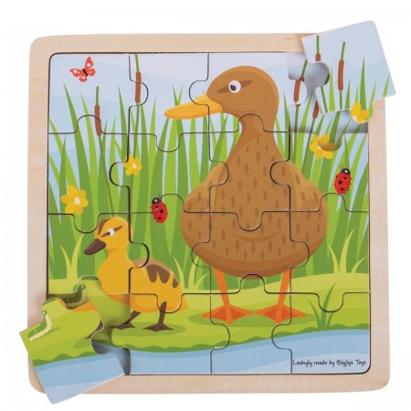 Bigjig Toys Duck & Duckling Puzzle. Children's puzzle with ducks and nature-themed design on a wooden frame