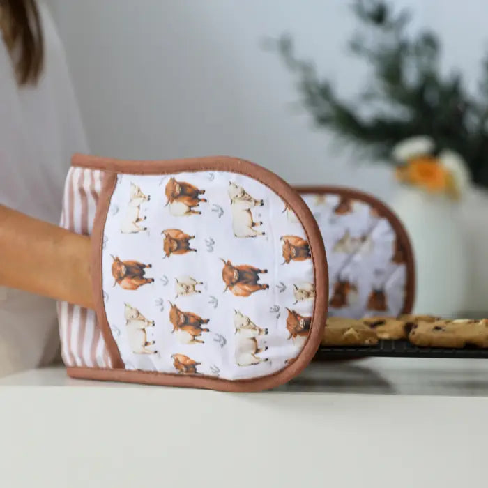 Splosh Cook's Companion Highland Cow Oven Mitt