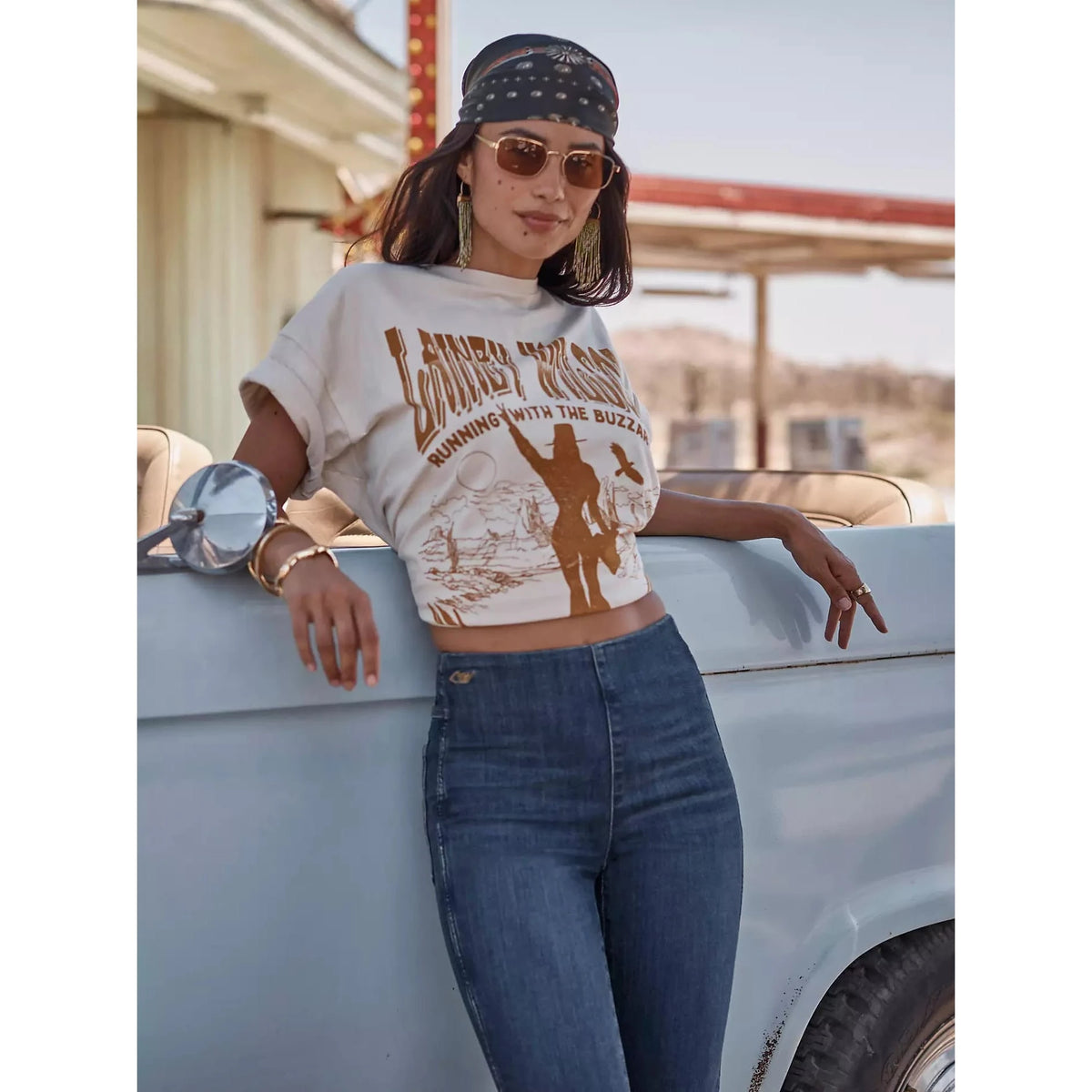 Lainey Wilson x Wrangler Buzzards Oversized Tee Wrangler