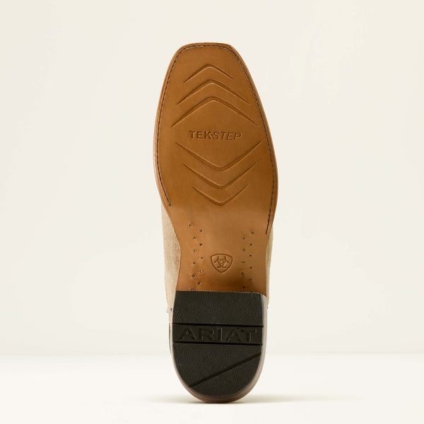 Ariat Light up the arena or light up the dance floor in this bold, performance-packed boot. Part of our Futurity Collection, the Cashout is a modern take on tradition, pairing a punchy shaft with a narrow cutter toe and our innovative heel-to-toe cushioning. 